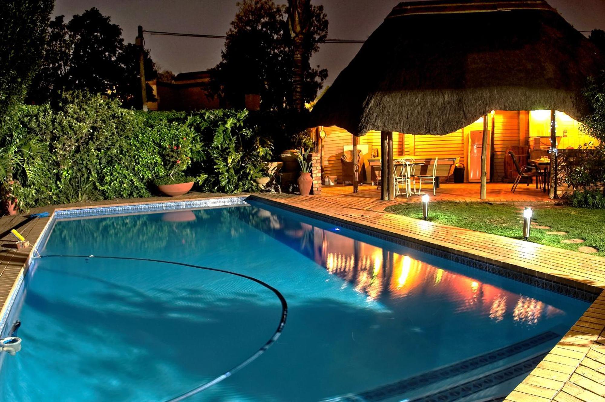 Rest-A-While Guest House - Pretoria-Noord エクステリア 写真