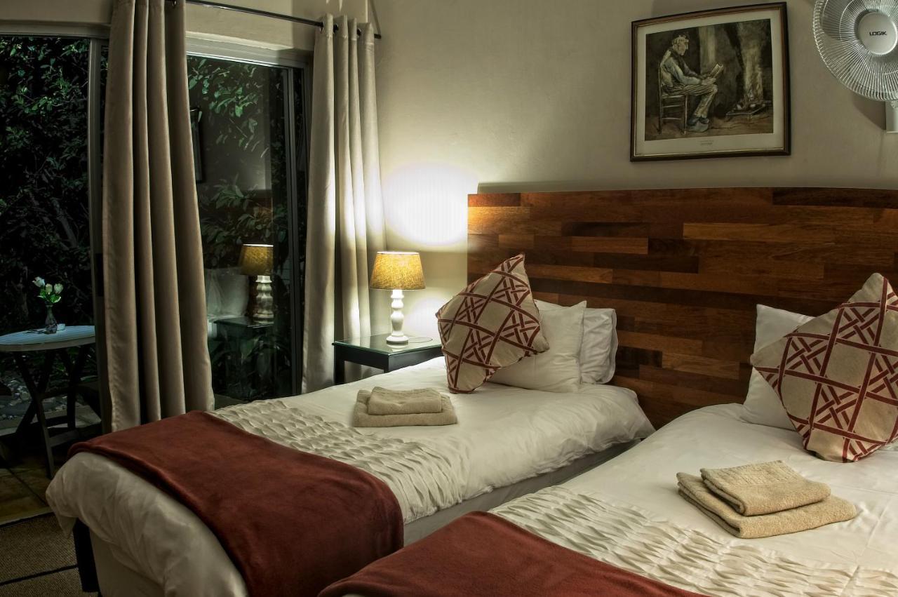 Rest-A-While Guest House - Pretoria-Noord エクステリア 写真