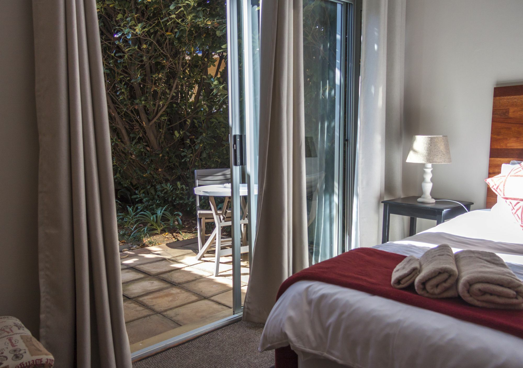 Rest-A-While Guest House - Pretoria-Noord エクステリア 写真