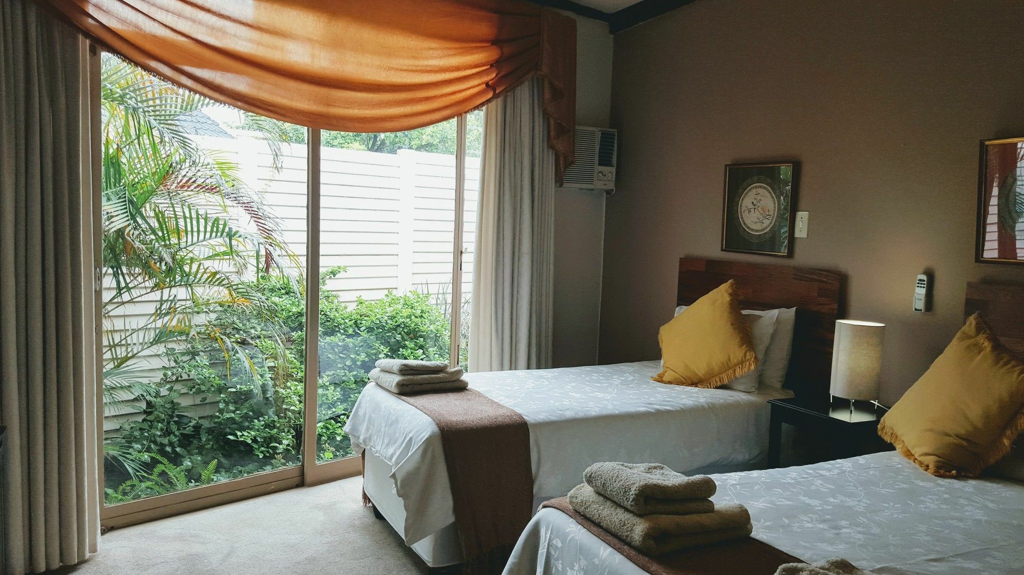 Rest-A-While Guest House - Pretoria-Noord エクステリア 写真