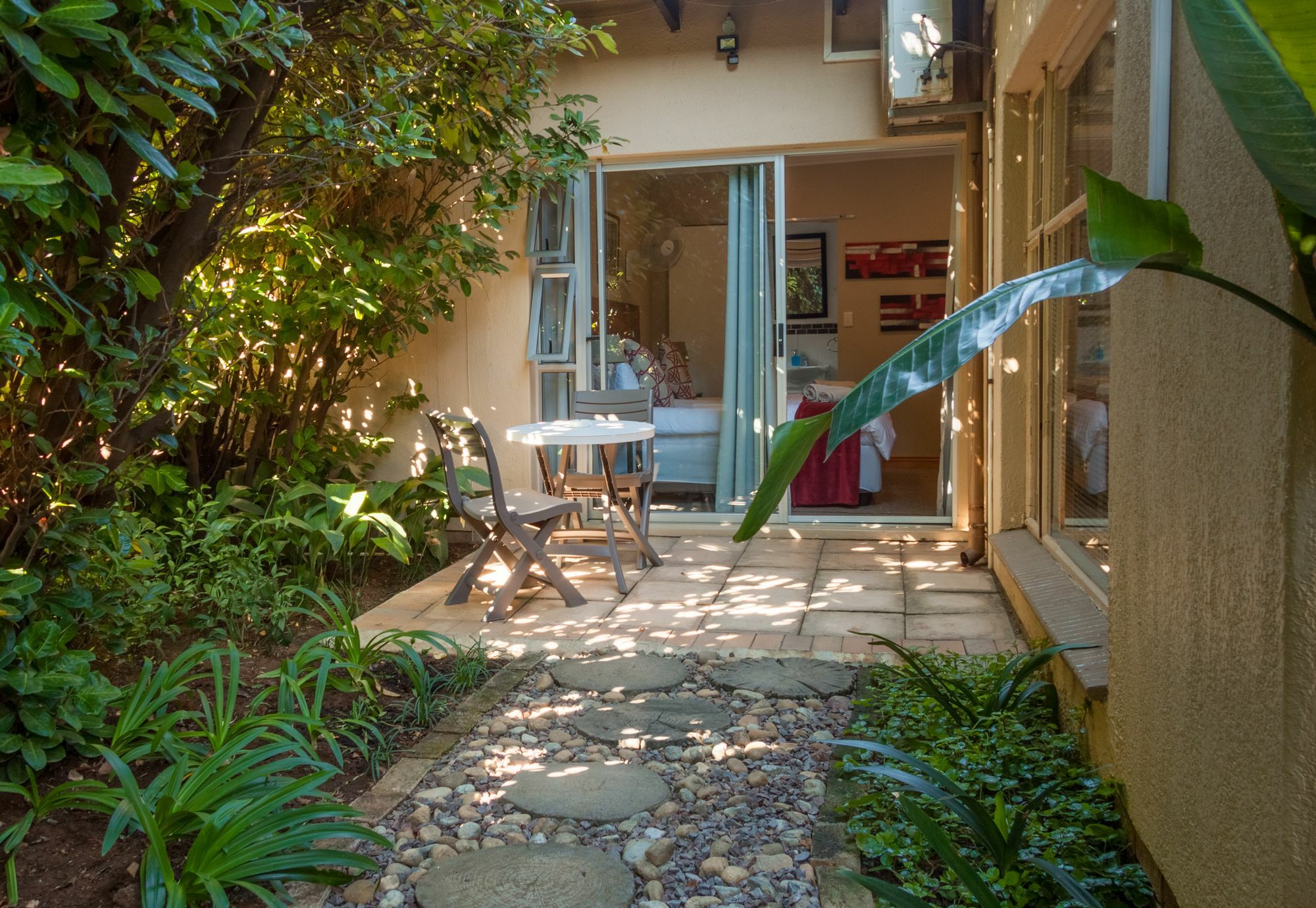 Rest-A-While Guest House - Pretoria-Noord エクステリア 写真