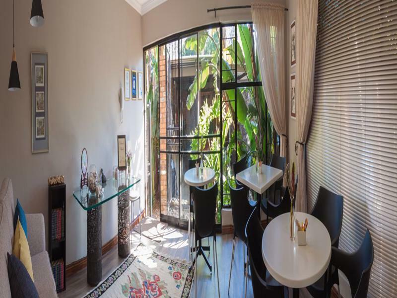 Rest-A-While Guest House - Pretoria-Noord エクステリア 写真