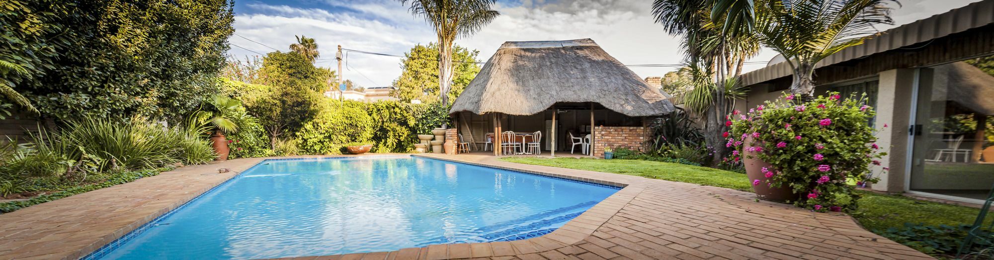 Rest-A-While Guest House - Pretoria-Noord エクステリア 写真