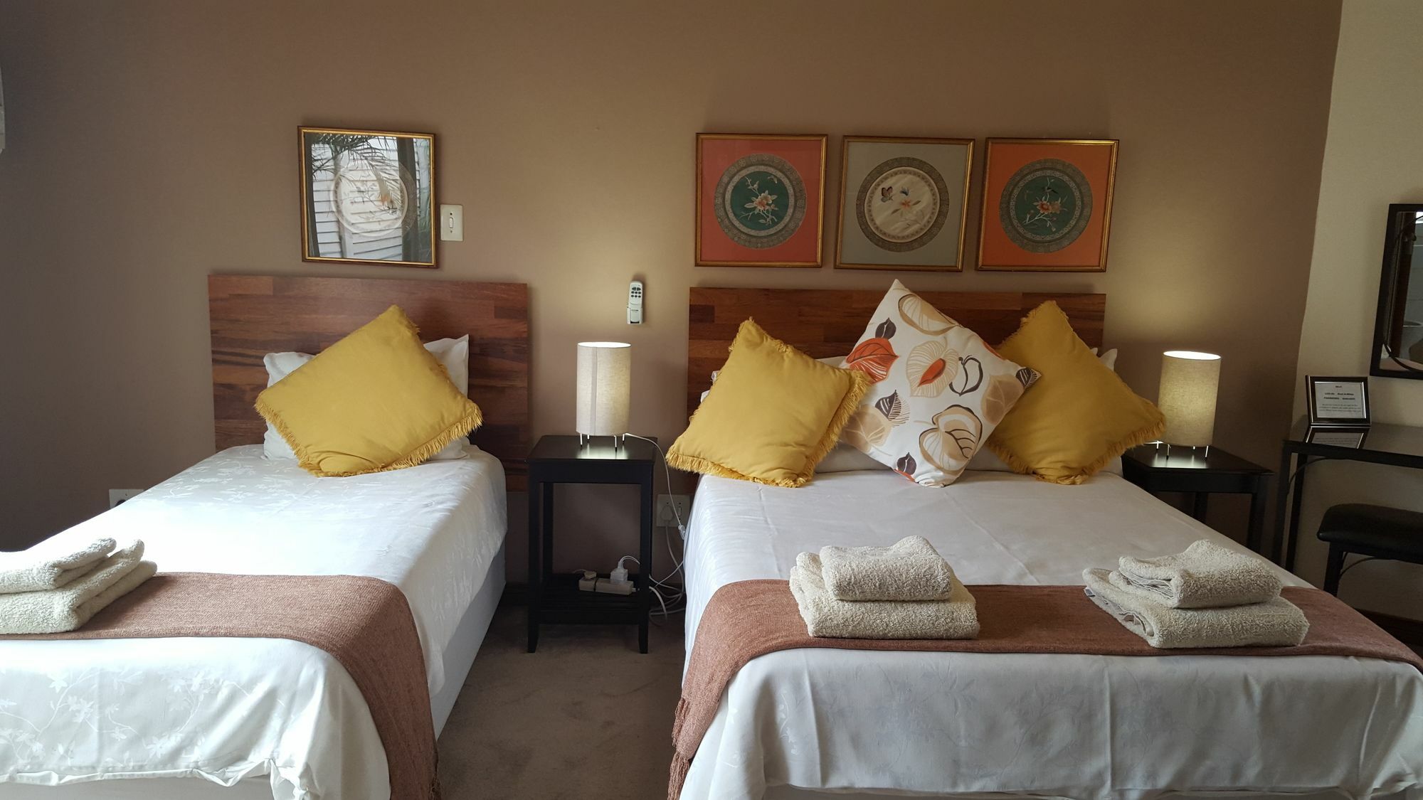 Rest-A-While Guest House - Pretoria-Noord エクステリア 写真
