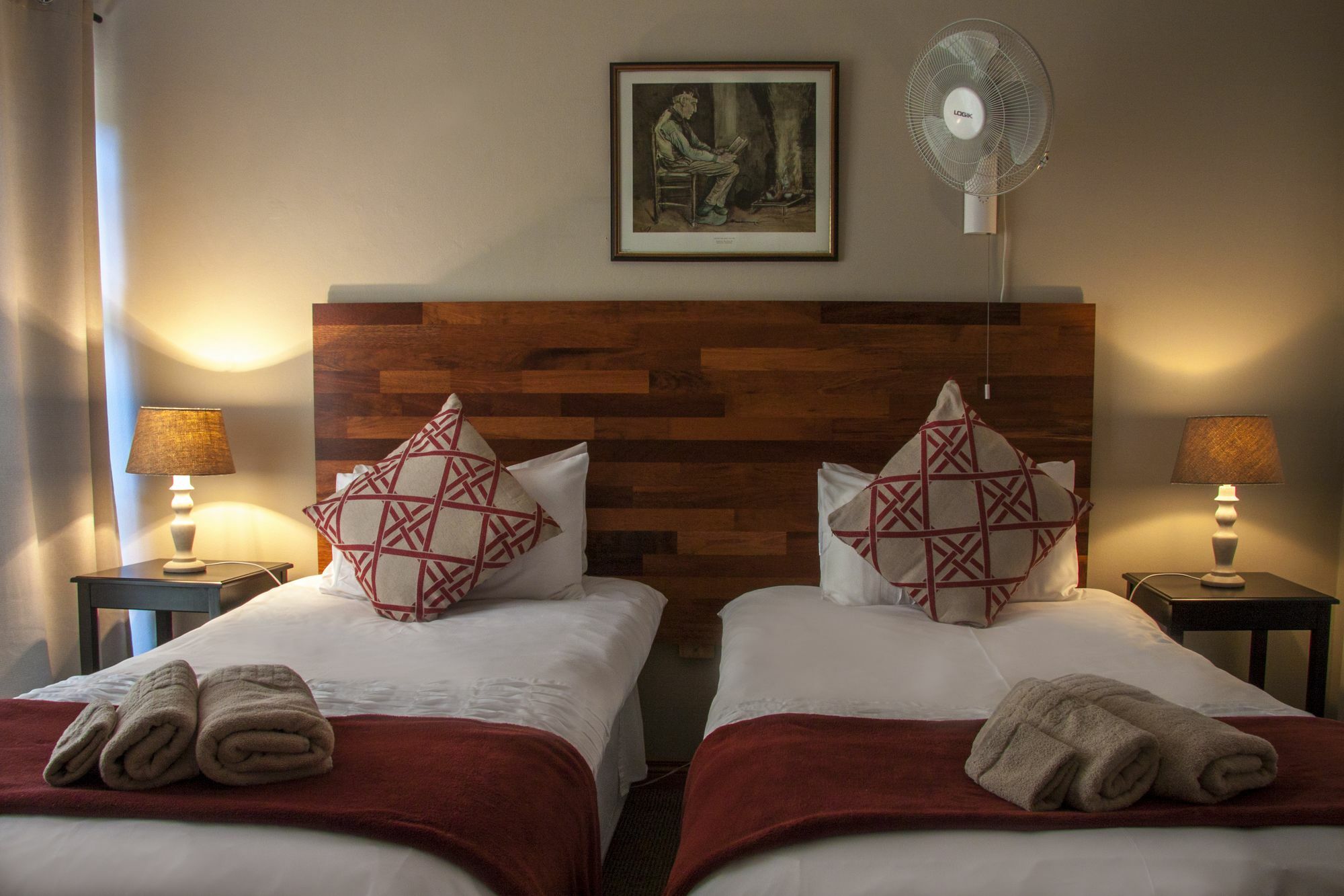 Rest-A-While Guest House - Pretoria-Noord エクステリア 写真